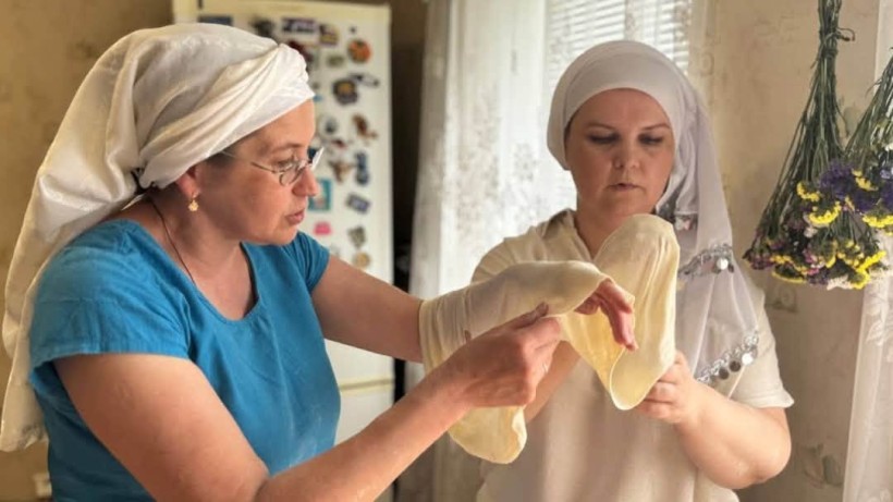 Укрінформ розповів про культурну спадщину Мирненської громади: традиції приготування кьобєте