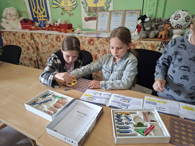 Пізнавальний захід, спрямований на ознайомлення з фізичними явищами та основами електротехніки