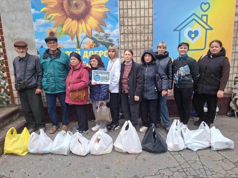На базі Центру підтримки ВПО «Мирне серце Донеччини» у місті П’ятихатки організовано чергову видачу гуманітарної допомоги для внутрішньо переміщених осіб