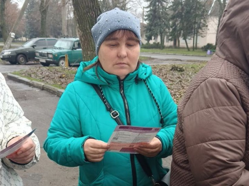 «16 днів проти насильства»: у Центрі підтримки ВПО "Мирне серце Донеччини" розповсюдили тематичні буклети та провели просвітницьку роботу