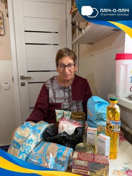 Великолучківська громада передала продуктові набори для мешканців Мирненської громади