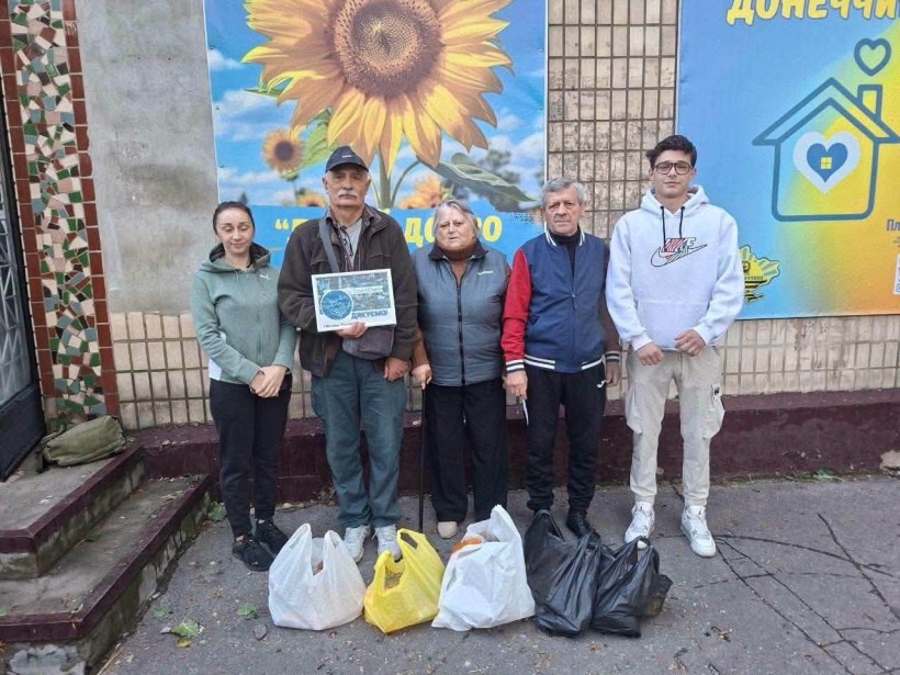 На базі Центру підтримки ВПО «Мирне серце Донеччини» у місті П’ятихатки організовано чергову видачу гуманітарної допомоги для внутрішньо переміщених осіб