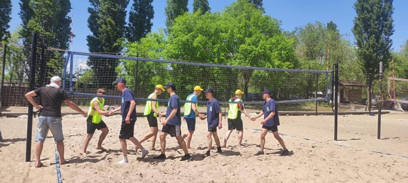 Команда Волноваського району долучилася до Відкритого турніру Маріупольського району з паркового волейболу