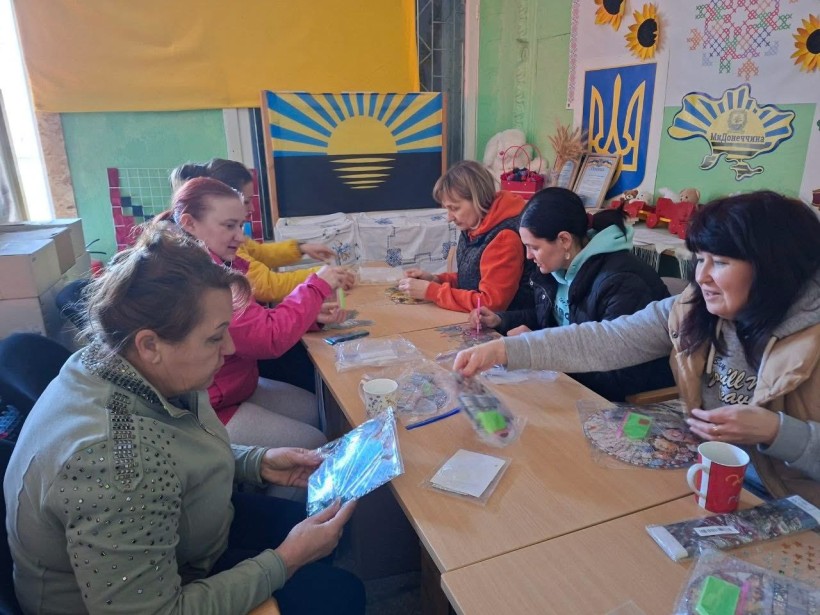Творчість, що лікує: у Центрі підтримки ВПО «Мирне серце Донеччини» відбулася ресурсна зустріч