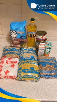 Великолучківська громада передала продуктові набори для мешканців Мирненської громади
