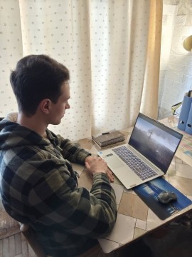 Організовано дистанційний перегляд відео «Квіти біля четвертого»