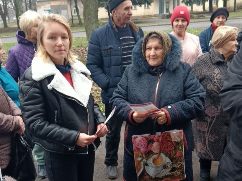 «16 днів проти насильства»: у Центрі підтримки ВПО "Мирне серце Донеччини" розповсюдили тематичні буклети та провели просвітницьку роботу