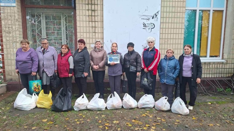 На базі Центру підтримки ВПО «Мирне серце Донеччини» у місті П’ятихатки організовано чергову видачу гуманітарної допомоги