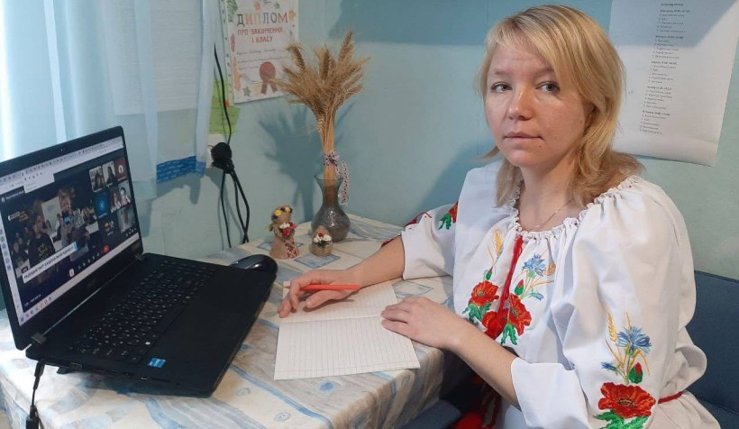 Працівники Мирненської селищної військової адміністрації долучилися до написання Радіодиктанту національної єдності