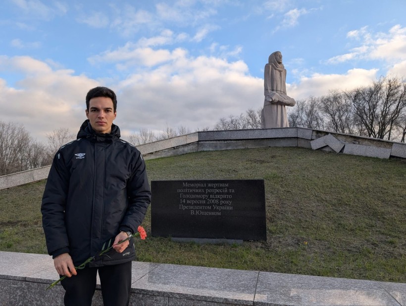 Голодомор — геноцид Українського народу: схиляємо голови в скорботі