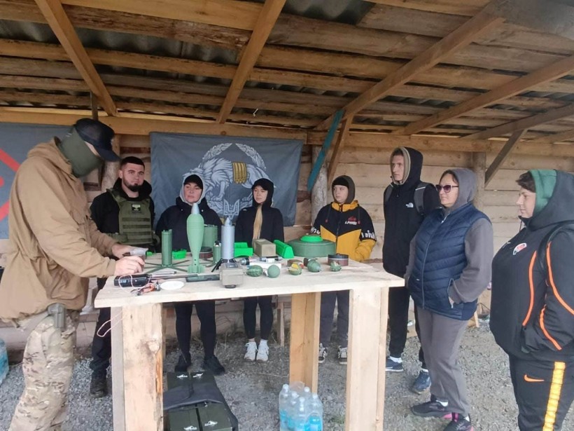 Представники Молодіжної ради при Мирненській селищній військовій адміністрації долучилися до військово-прикладного заходу «Шлях до Вовчої зграї»