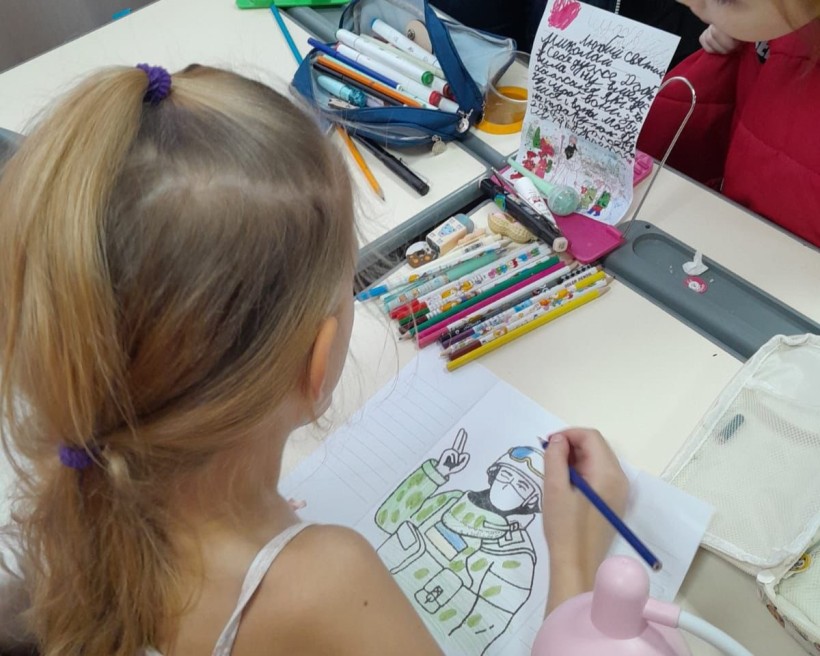 Листівки для наших захисників і захисниць до Дня Збройних сил України