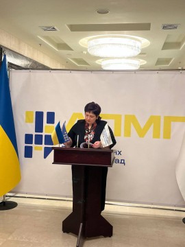 «Життя поруч із фронтом»: Мирненська селищна військова адміністрація взяла участь у форумі прифронтових громад