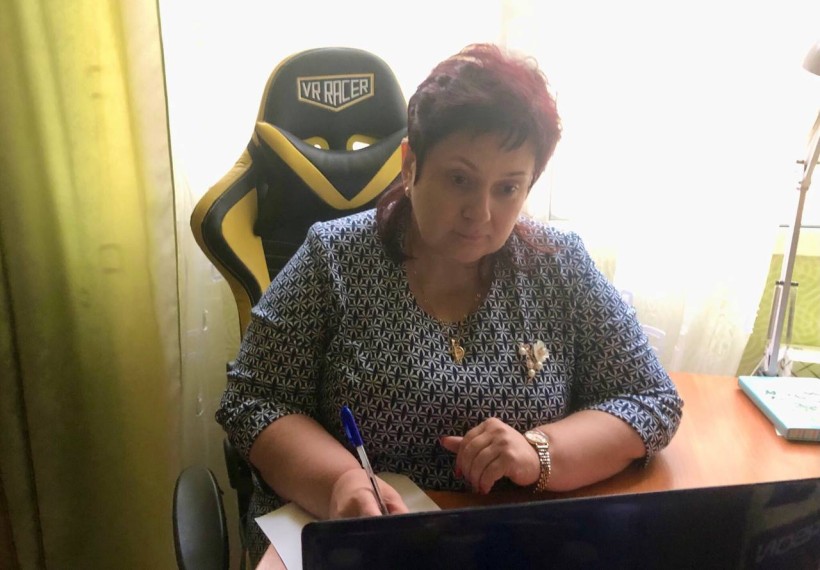 Працівники Мирненської селищної військової адміністрації долучилися до написання Радіодиктанту національної єдності