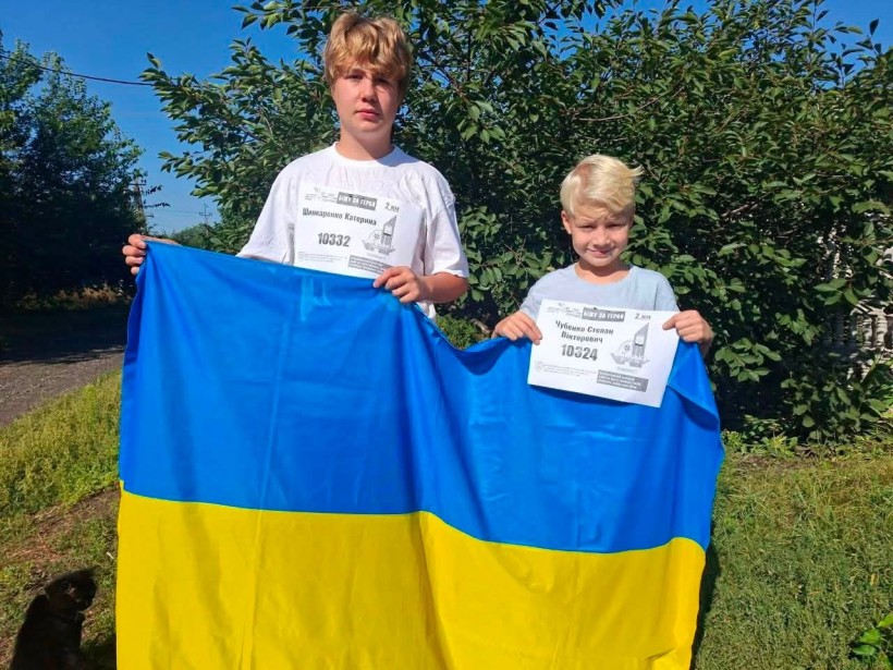 До щорічного забігу «Шаную воїнів, біжу за Героїв України» долучилися мешканці та працівники Мирненської громади, які сьогодні перебувають у різних містах України