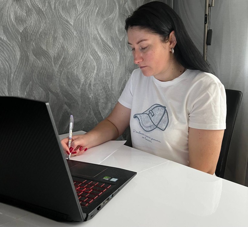 Працівники Мирненської селищної військової адміністрації долучилися до написання Радіодиктанту національної єдності