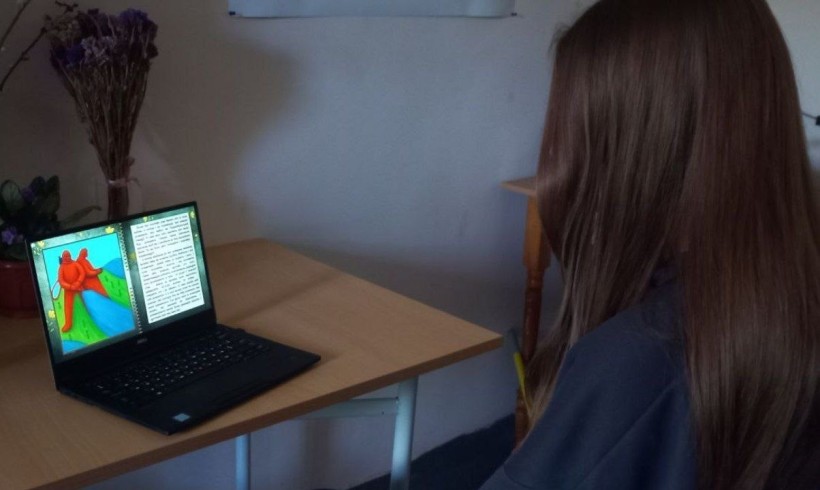 Організовано дистанційний перегляд відео «Квіти біля четвертого»