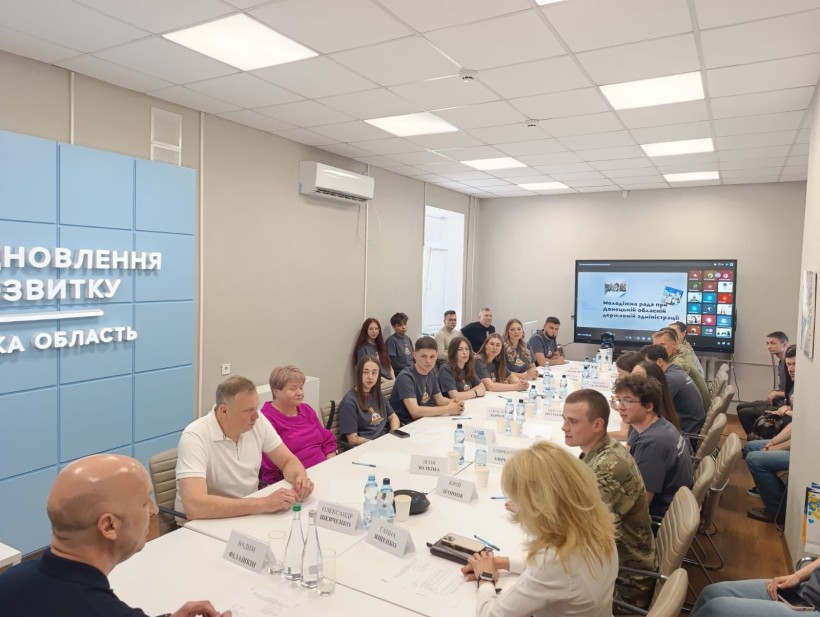 Представники Мирненської громади долучилися до зустрічі молодіжного активу Донеччини