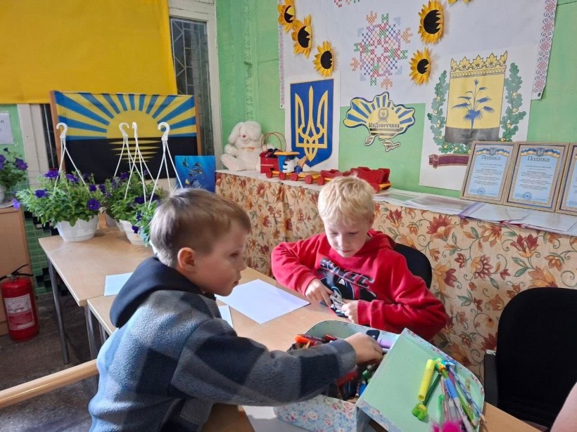 Малюємо мрії разом: творчий день у Центрі підтримки «Мирне серце Донеччини»