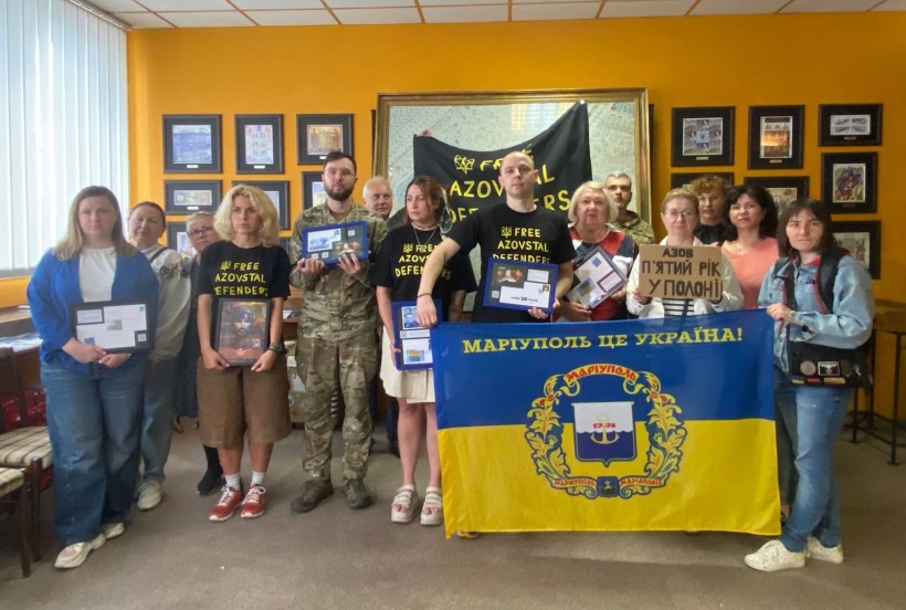 В Музеї пошти у Києві відбулося експонування філателістичного експонату «Маріуполь – це Україна!»