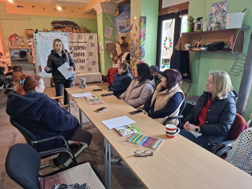 У Центрі підтримки ВПО «Мирне серце Донеччини» провели заняття з ментального та психологічного розвантаження