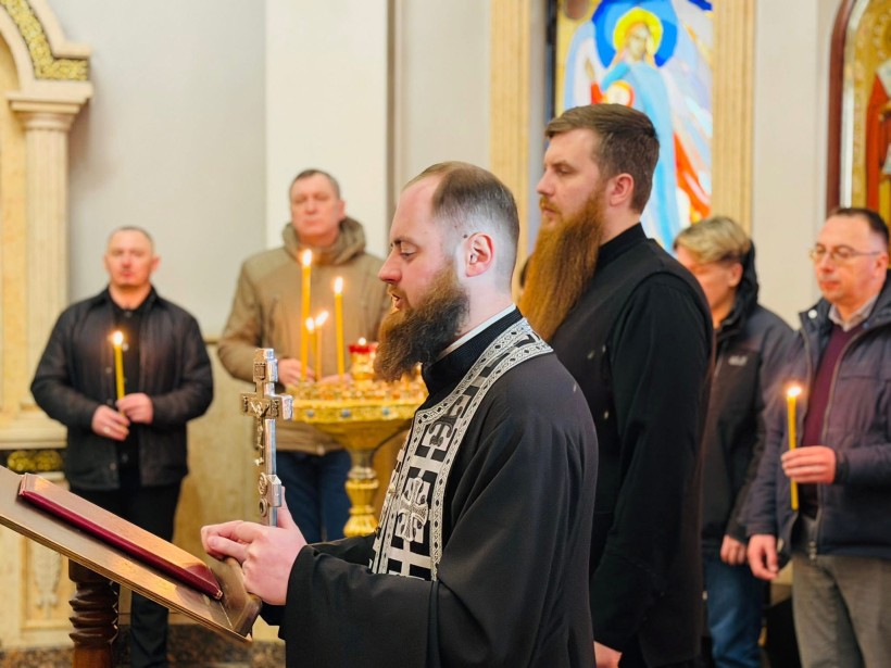 У спільній молитві за Україну та її воїнів: Донеччина вшановує полеглих
