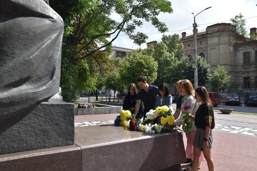 Представники Мирненської селищної військової адміністрації долучилися до заходу з нагоди Дня Української Державності
