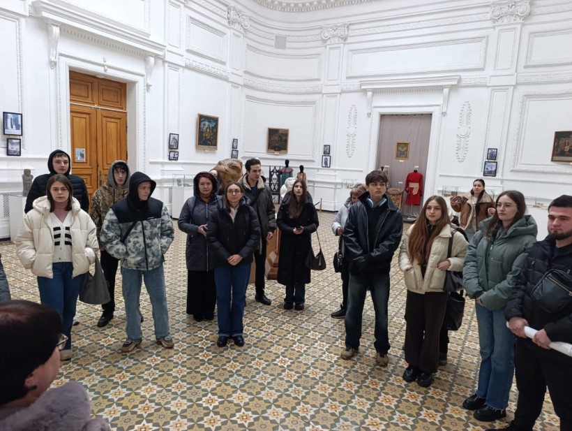 Нащадки Героїв: молодь Мирненської громади вшанувала пам’ять Героїв Крут