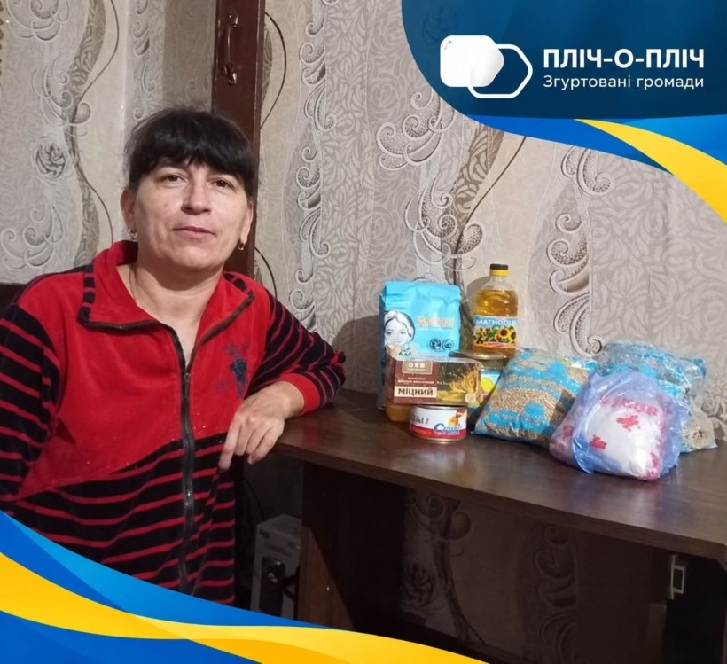Великолучківська громада передала продуктові набори для мешканців Мирненської громади