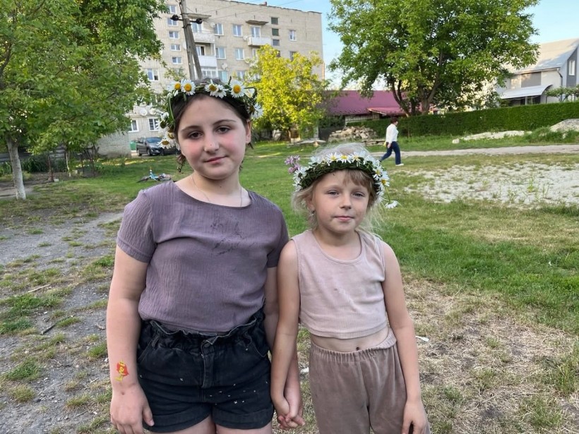 Майстер‑клас до Зелених свят: віночки з квітів