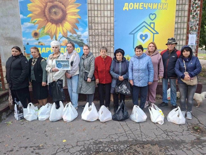 На базі Центру підтримки ВПО «Мирне серце Донеччини» у місті П’ятихатки організовано чергову видачу гуманітарної допомоги для внутрішньо переміщених осіб