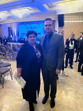 «Життя поруч із фронтом»: Мирненська селищна військова адміністрація взяла участь у форумі прифронтових громад