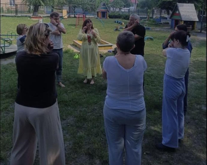 Сміливість, підтримка та відновлення: участь у терапевтичному заході в родинному центрі «Витанія»
