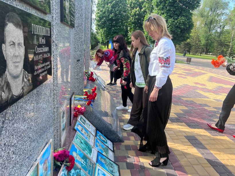 День вишиванки: шана тим, хто боронить Україну