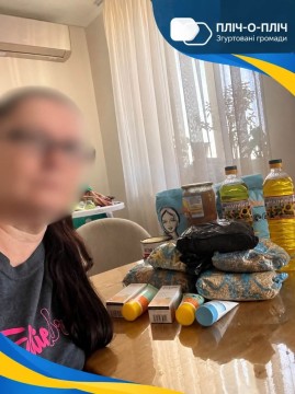 Великолучківська громада передала продуктові набори для мешканців Мирненської громади