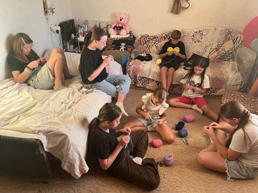 У Гранітненській бібліотеці продовжує працювати клуб «Нитки, ґудзики, в’язання»