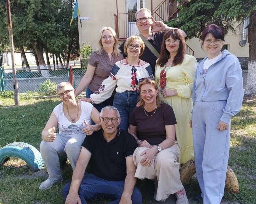Сміливість, підтримка та відновлення: участь у терапевтичному заході в родинному центрі «Витанія»