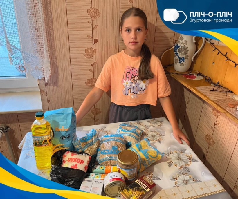 Великолучківська громада передала продуктові набори для мешканців Мирненської громади