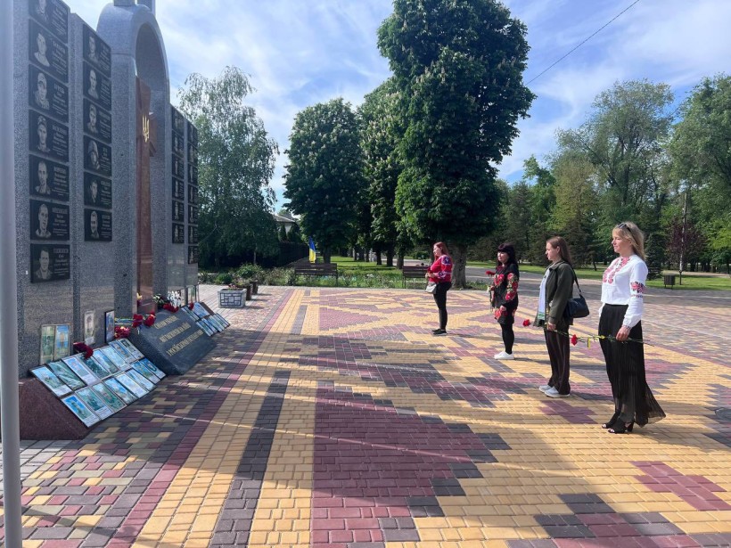 День вишиванки: шана тим, хто боронить Україну