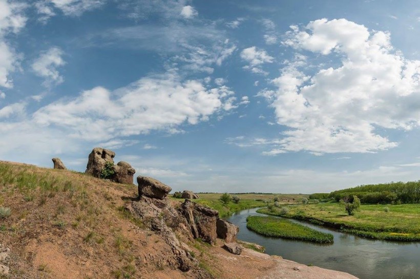 Місце сили Мирненської громади: річка Кальміус та балка Хан-Тарама