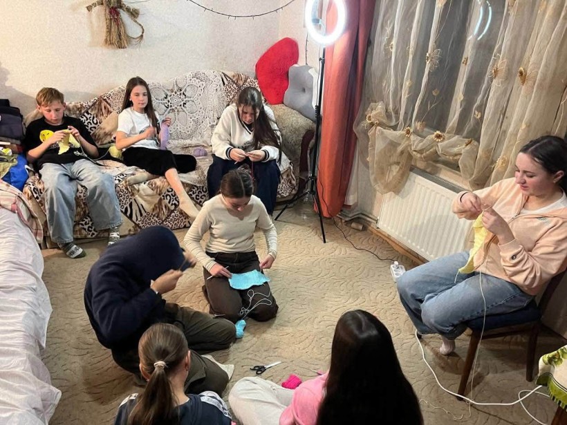 «Нитки, ґудзики, в’язання»: від черепашок до сумочки для телефону
