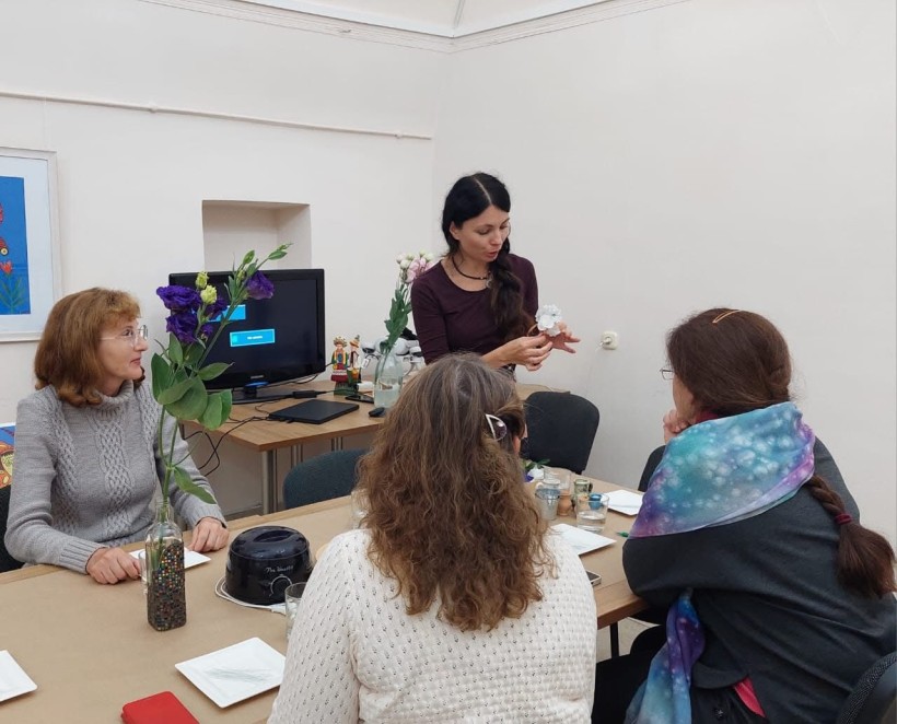 Майстер-клас з відродження традиції: Створення воскового віночка