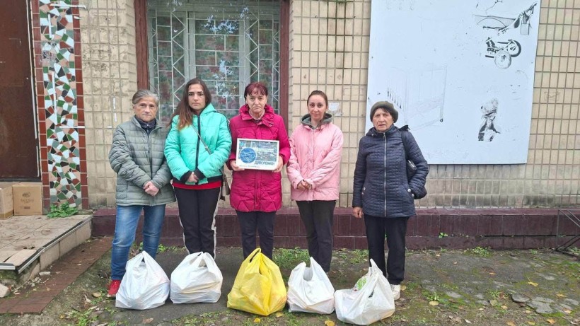 На базі Центру підтримки ВПО «Мирне серце Донеччини» у місті П’ятихатки організовано чергову видачу гуманітарної допомоги