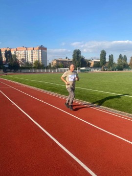 Київ об’єднав учасників Мирненської громади у забігу «Шаную воїнів, біжу за Героїв України»