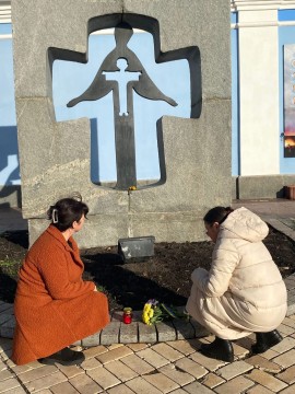 Голодомор — геноцид Українського народу: схиляємо голови в скорботі