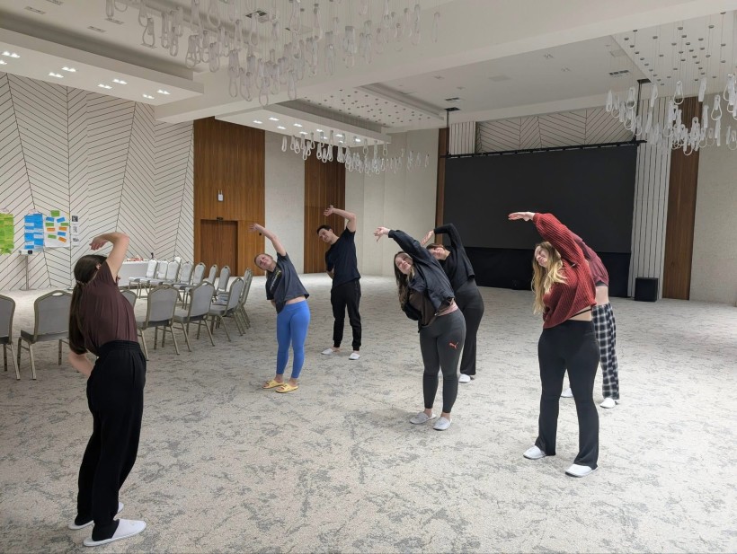 Вечірня зарядка для молоді