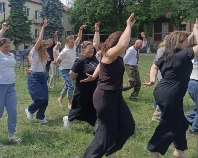 Сміливість, підтримка та відновлення: участь у терапевтичному заході в родинному центрі «Витанія»