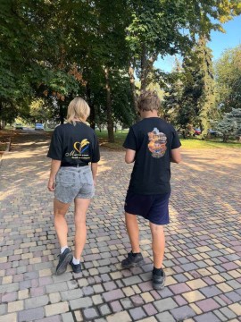 До щорічного забігу «Шаную воїнів, біжу за Героїв України» долучилися працівники відділу освіти та мешканці громади, які нині перебувають у П’ятихатках Дніпропетровської області