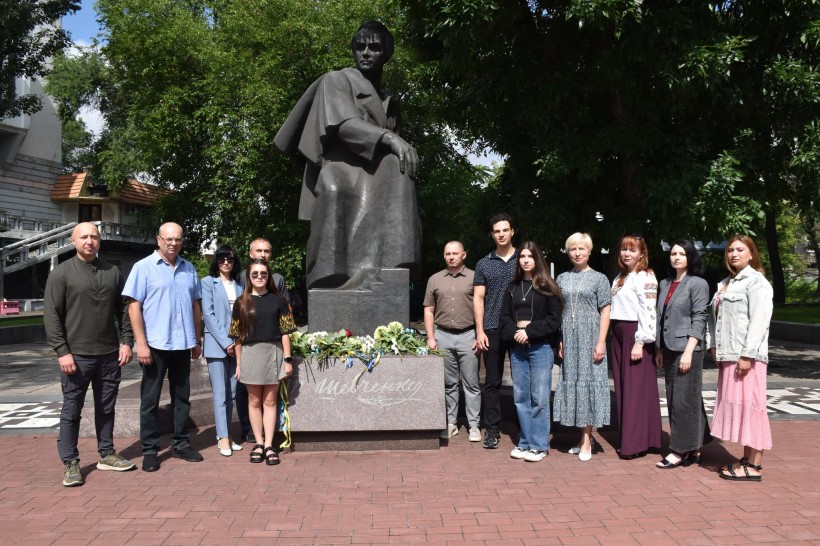 Представники Мирненської селищної військової адміністрації долучилися до заходу з нагоди Дня Української Державності