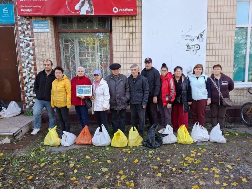 На базі Центру підтримки ВПО «Мирне серце Донеччини» у місті П’ятихатки організовано чергову видачу гуманітарної допомоги